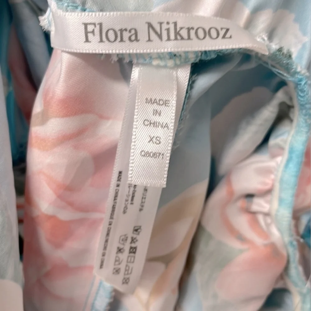 NWT Flora Nikrooz Intimates Lilith Satin Floral Romper Sleepwear Size XS - Picture 6 of 7